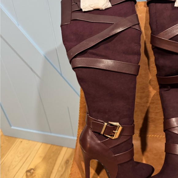 GERLDINE STRAPPY OVER THE KNEE BOOT - Picture 9 of 12